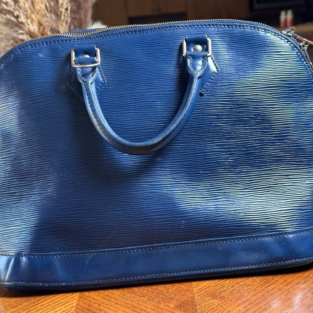 Authentic LOUIS VUITTON Epi Alma Myrtle Bag Blue - Picture 2 of 14